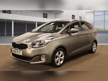 Used Kia Carens 2017 for sale - 76500623: Photo