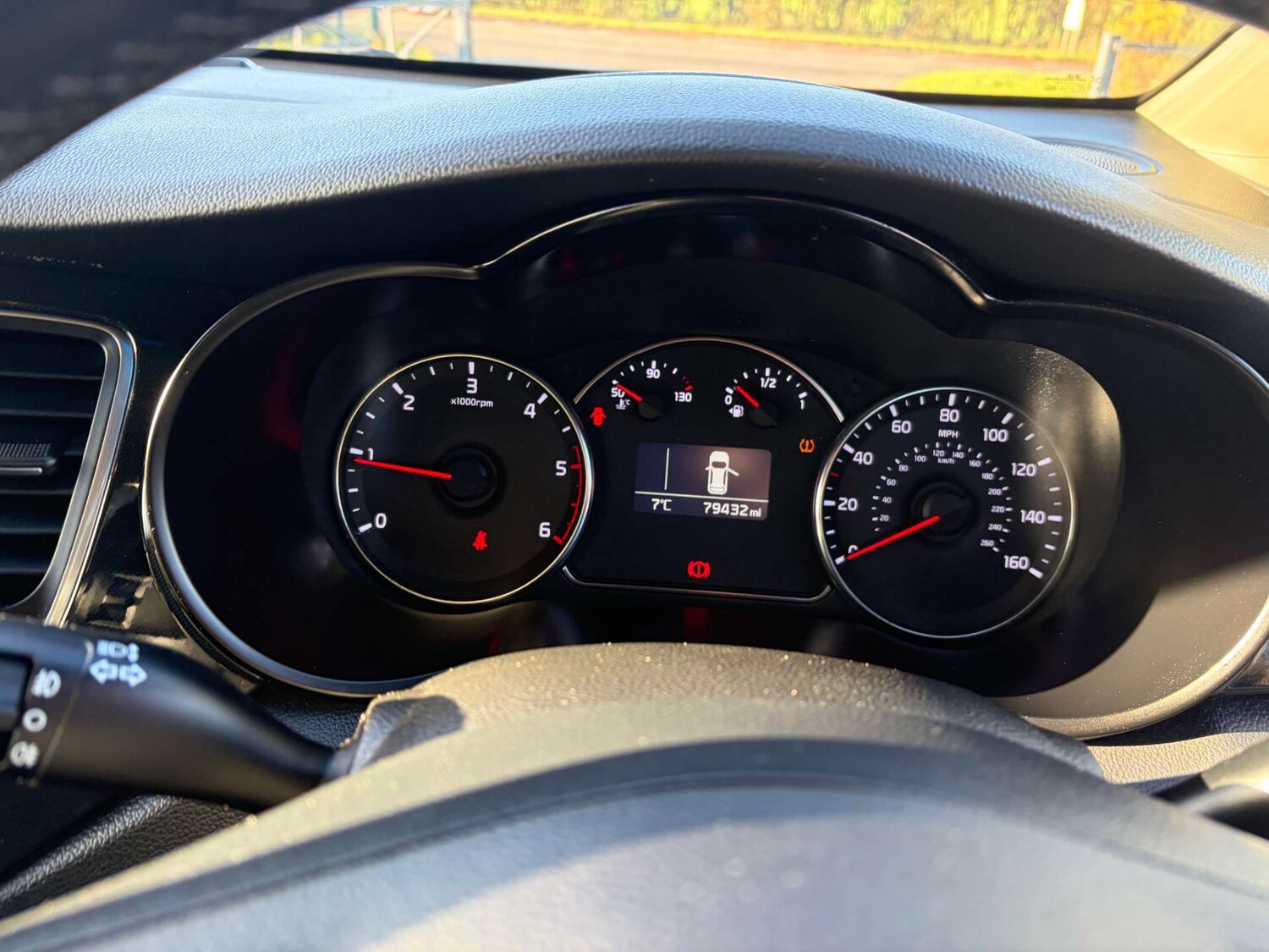 Used Kia Carens 2017 for sale - 76500623: Photo 44