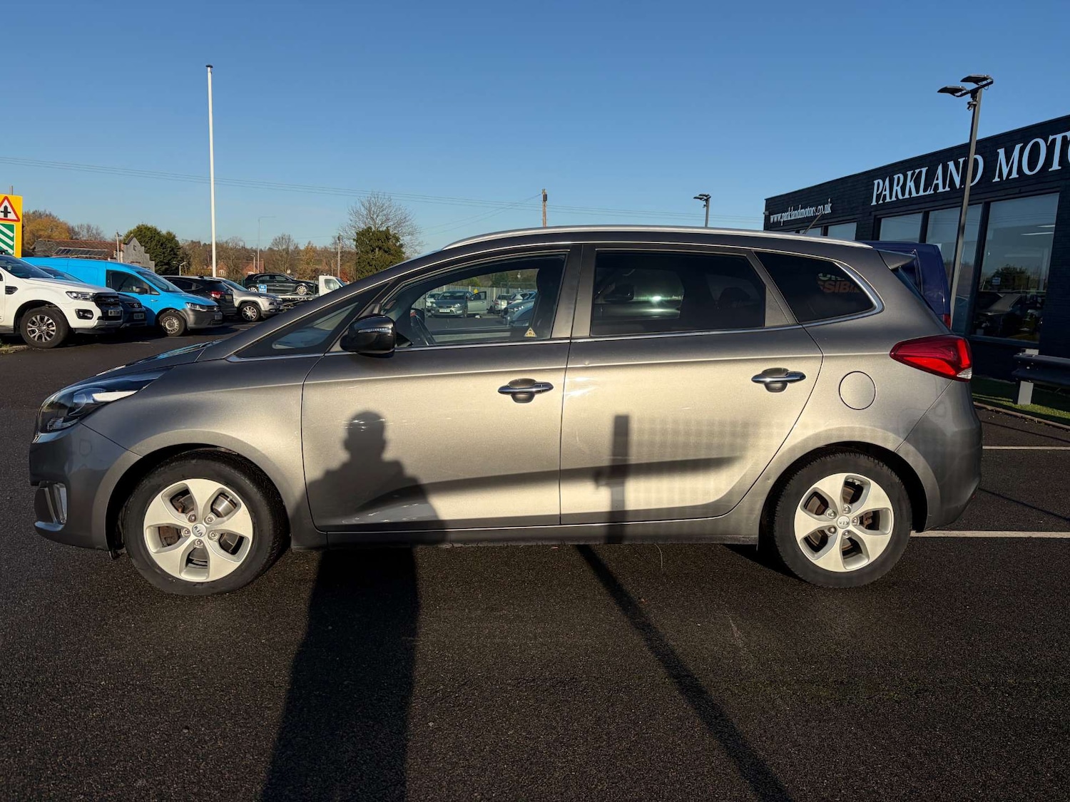 Used Kia Carens 2017 for sale - 76500623: Photo 5