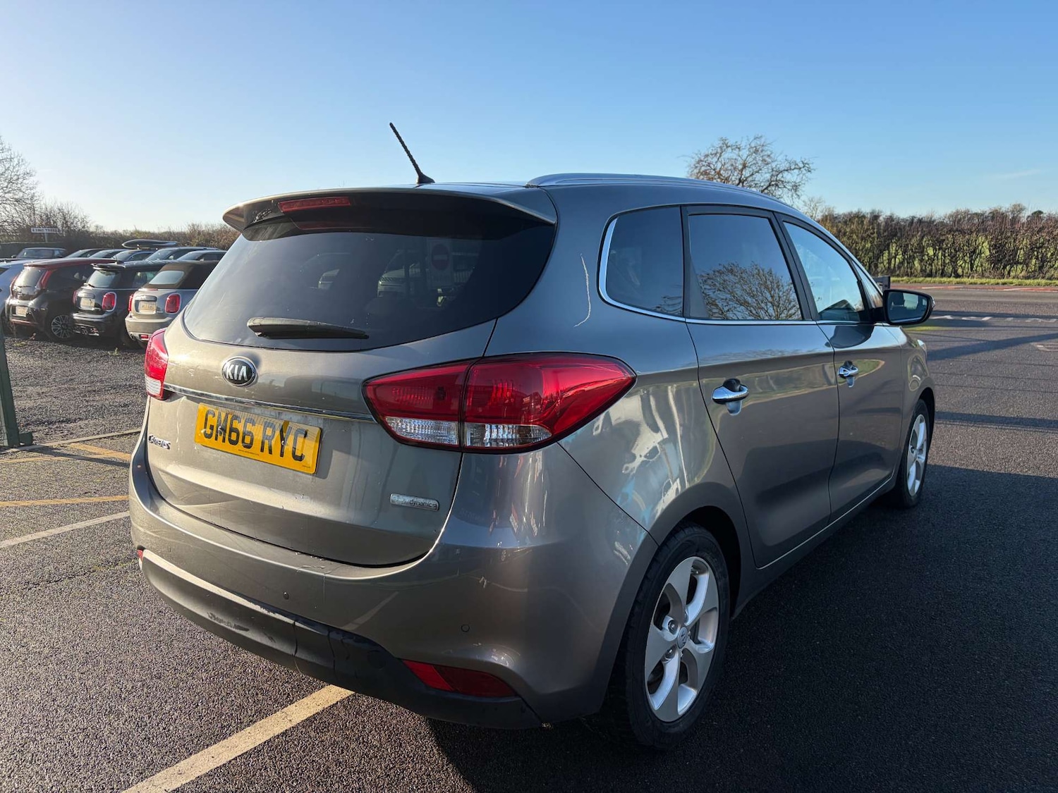 Used Kia Carens 2017 for sale - 76500623: Photo 8