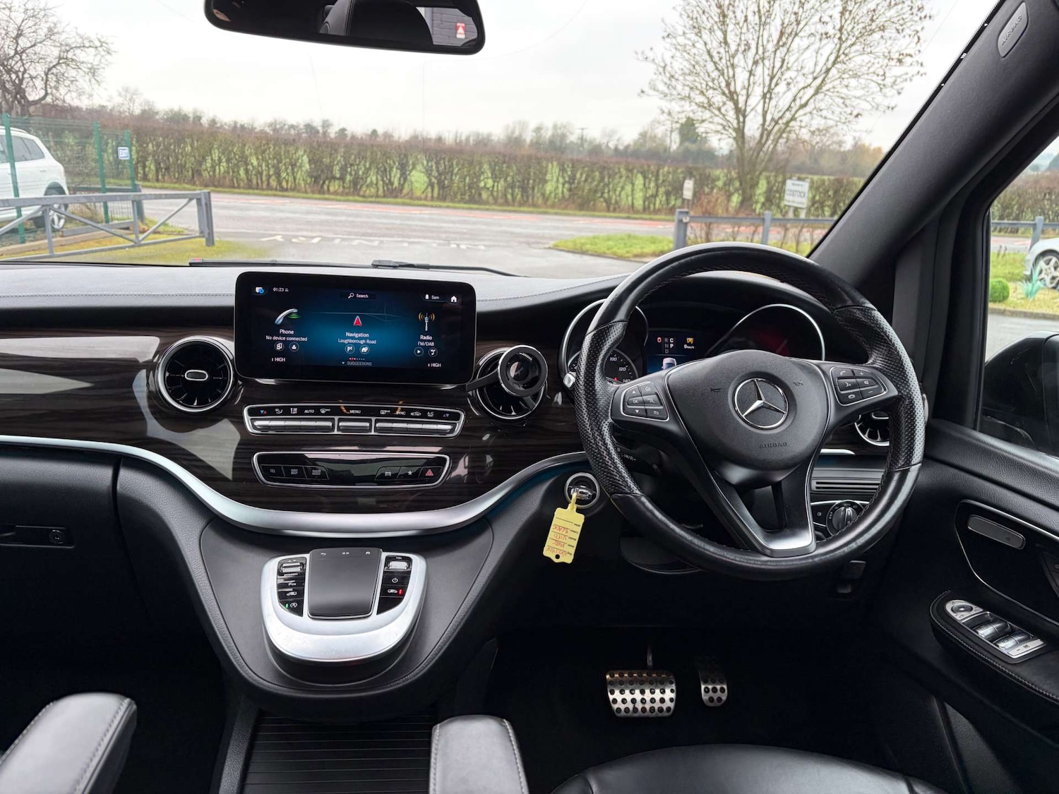 Used Mercedes-Benz V-Class 2021 for sale - 77288597: Photo 2