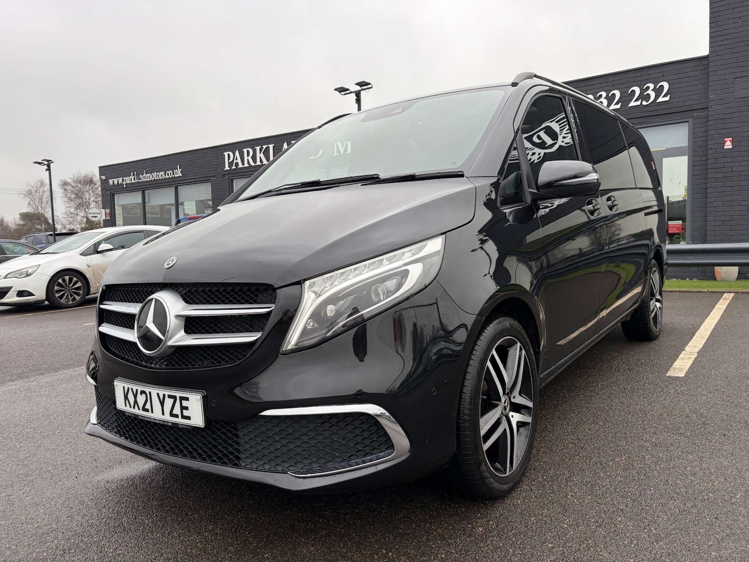 Used Mercedes-Benz V-Class 2021 for sale - 77288597: Photo 4