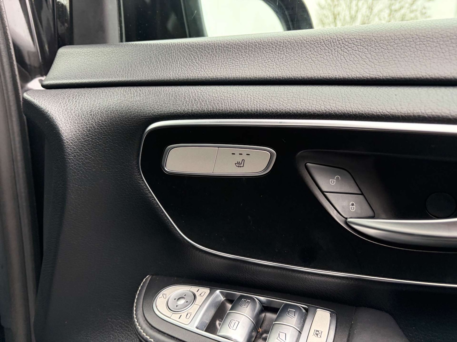 Used Mercedes-Benz V-Class 2021 for sale - 77288597: Photo 43