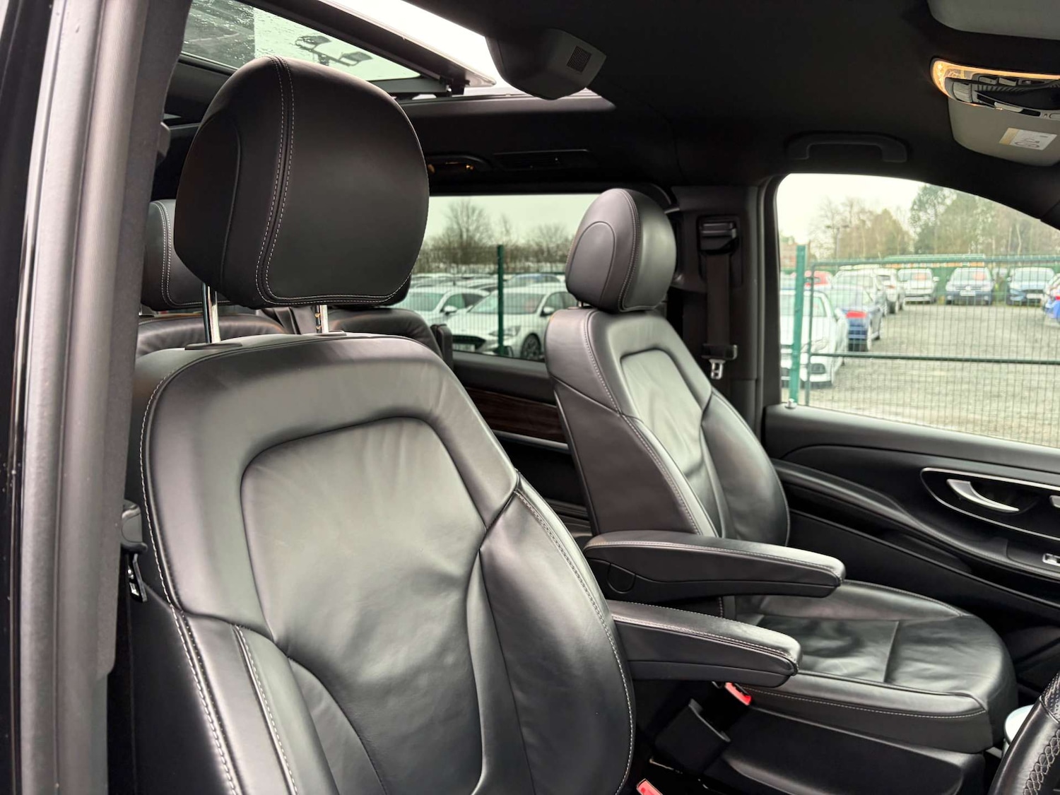 Used Mercedes-Benz V-Class 2021 for sale - 77288597: Photo 46