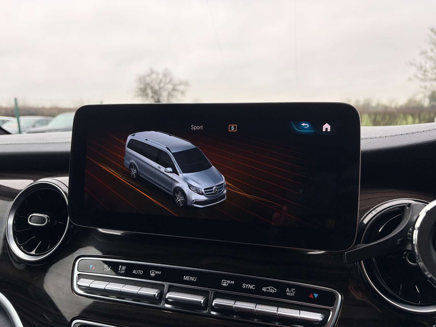 Used Mercedes-Benz V-Class 2021 for sale - 77288597: Photo 61