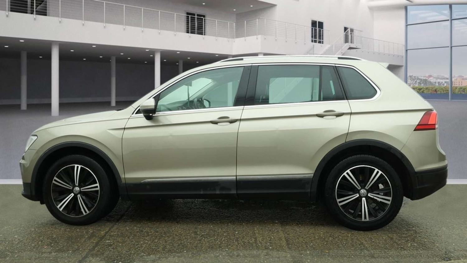 Used Volkswagen Tiguan 2018 for sale - 77471014: Photo 4