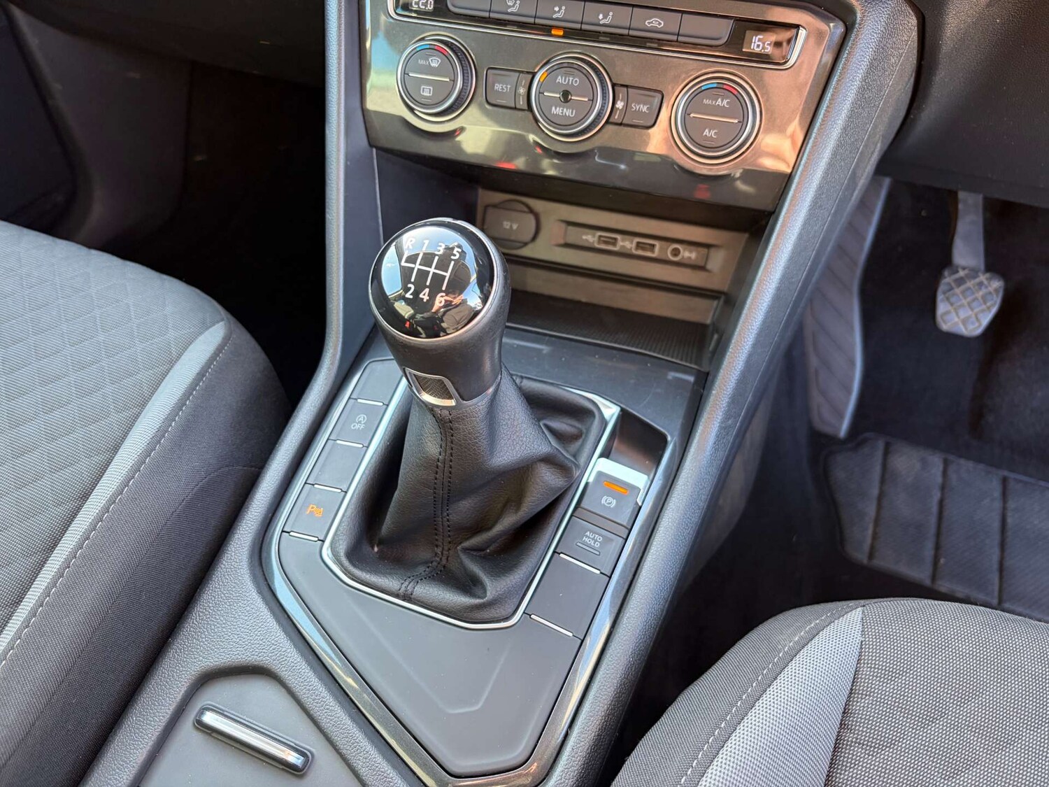 Used Volkswagen Tiguan 2018 for sale - 77471014: Photo 44