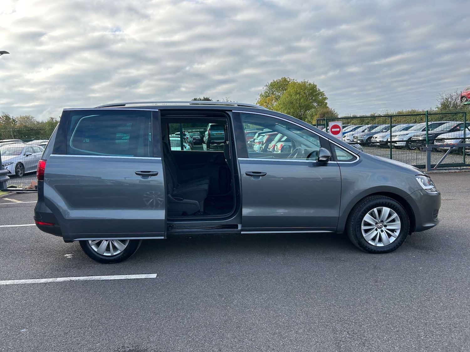 Used Volkswagen Sharan 2018 for sale - 76601731: Photo 39