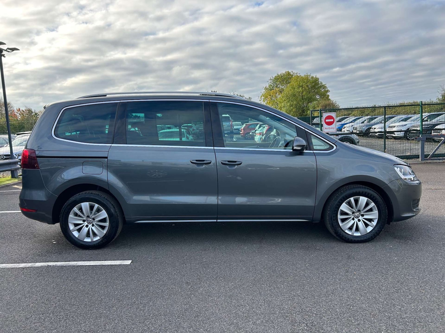 Used Volkswagen Sharan 2018 for sale - 76601731: Photo 9