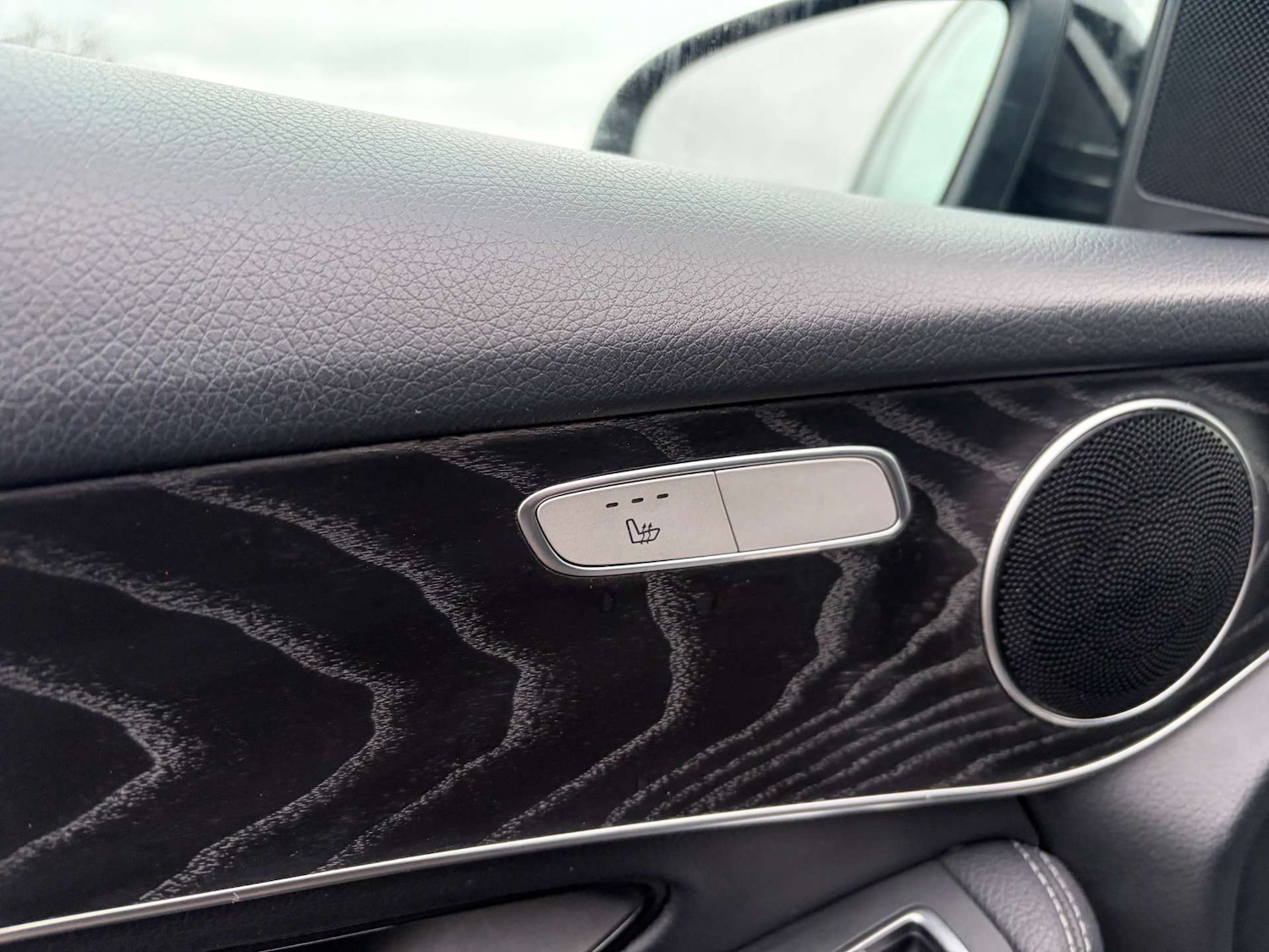 Used Mercedes-Benz GLC 2018 for sale - 76973912: Photo 15