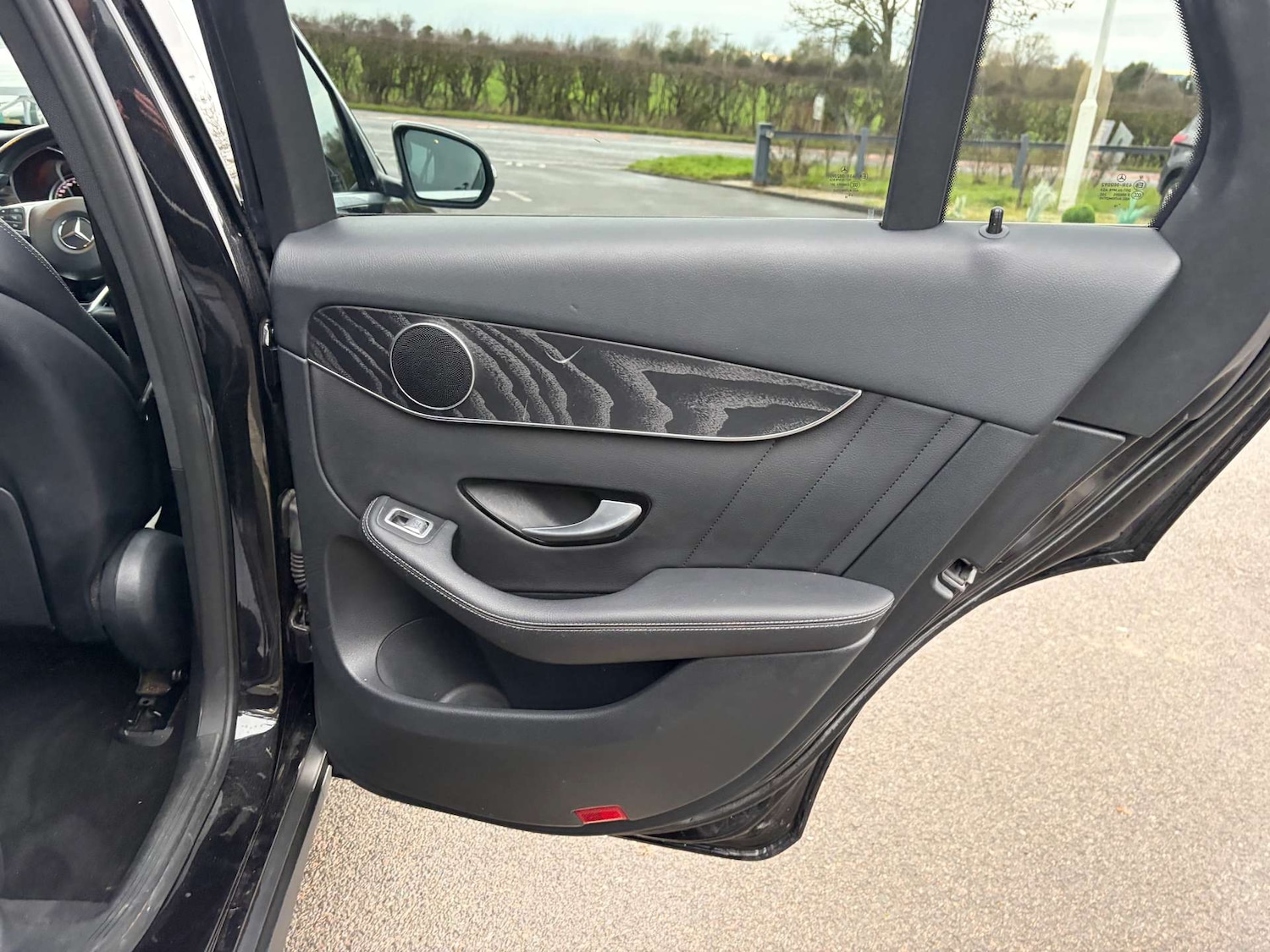 Used Mercedes-Benz GLC 2018 for sale - 76973912: Photo 30