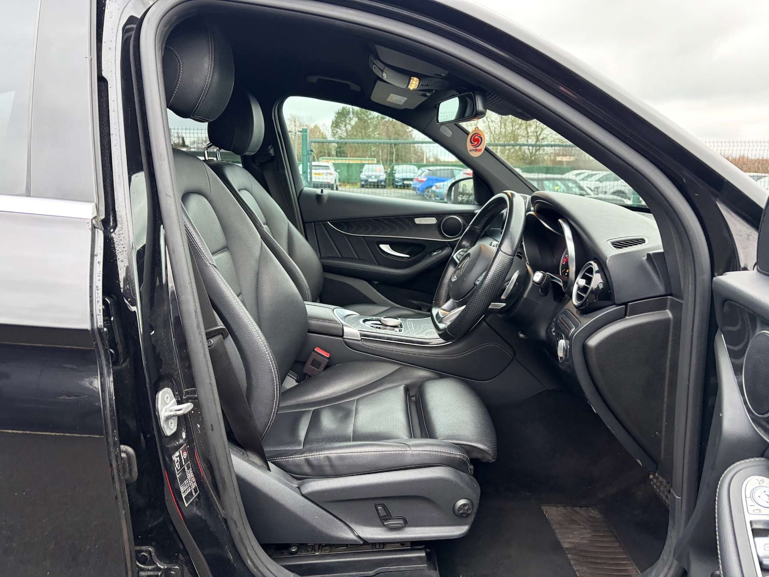 Used Mercedes-Benz GLC 2018 for sale - 76973912: Photo 42