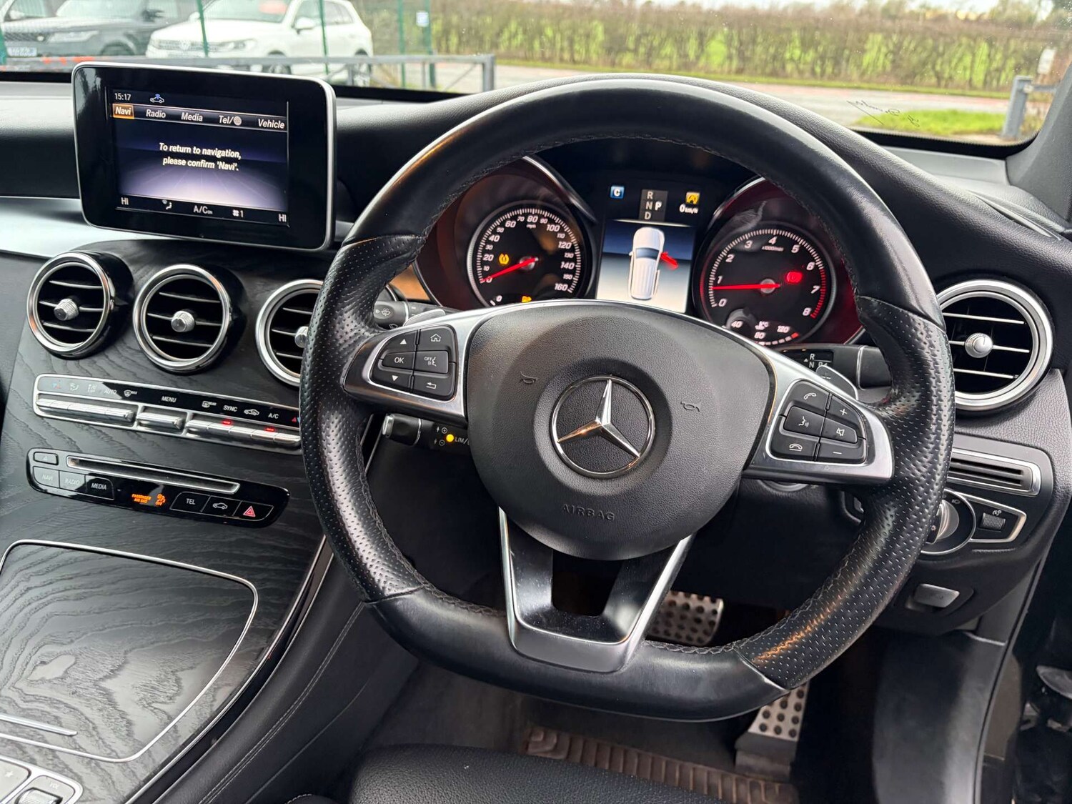 Used Mercedes-Benz GLC 2018 for sale - 76973912: Photo 46