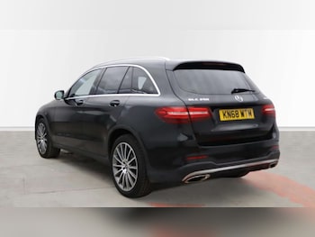 Used Mercedes-Benz GLC 2018 for sale - 76973912: Photo