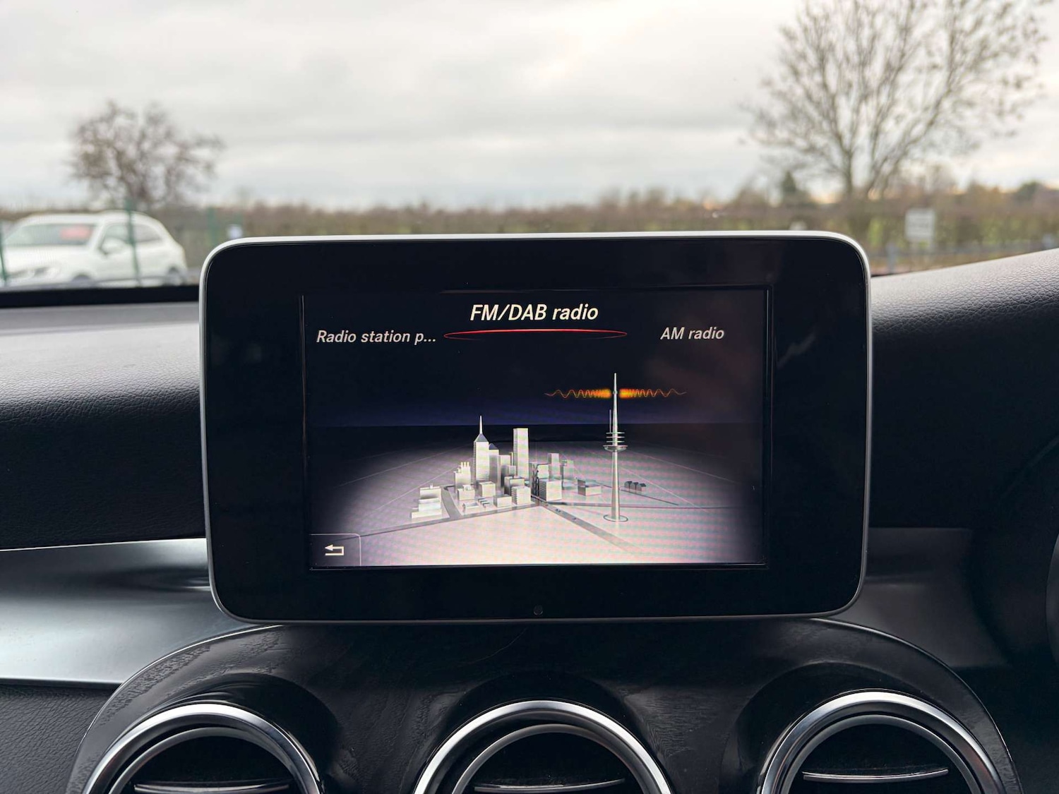 Used Mercedes-Benz GLC 2018 for sale - 76973912: Photo 59