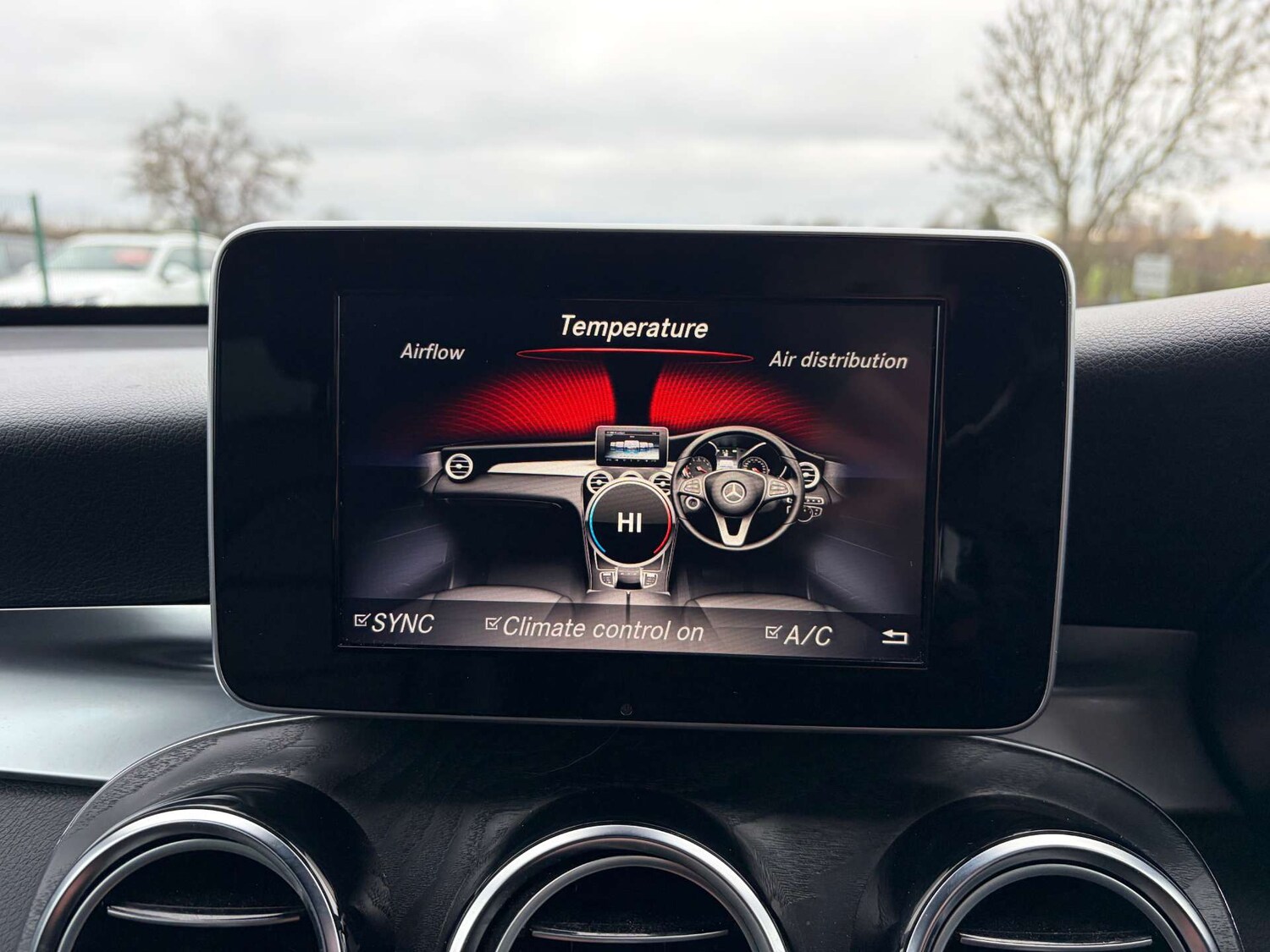 Used Mercedes-Benz GLC 2018 for sale - 76973912: Photo 64