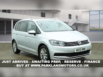Used Volkswagen Touran 2016 for sale - 77613787: Photo