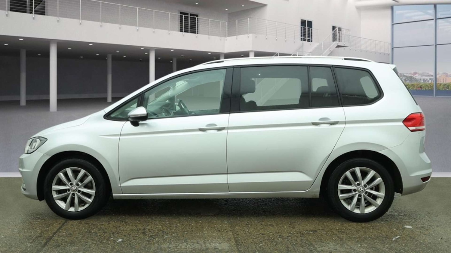 Used Volkswagen Touran 2016 for sale - 77613787: Photo 7