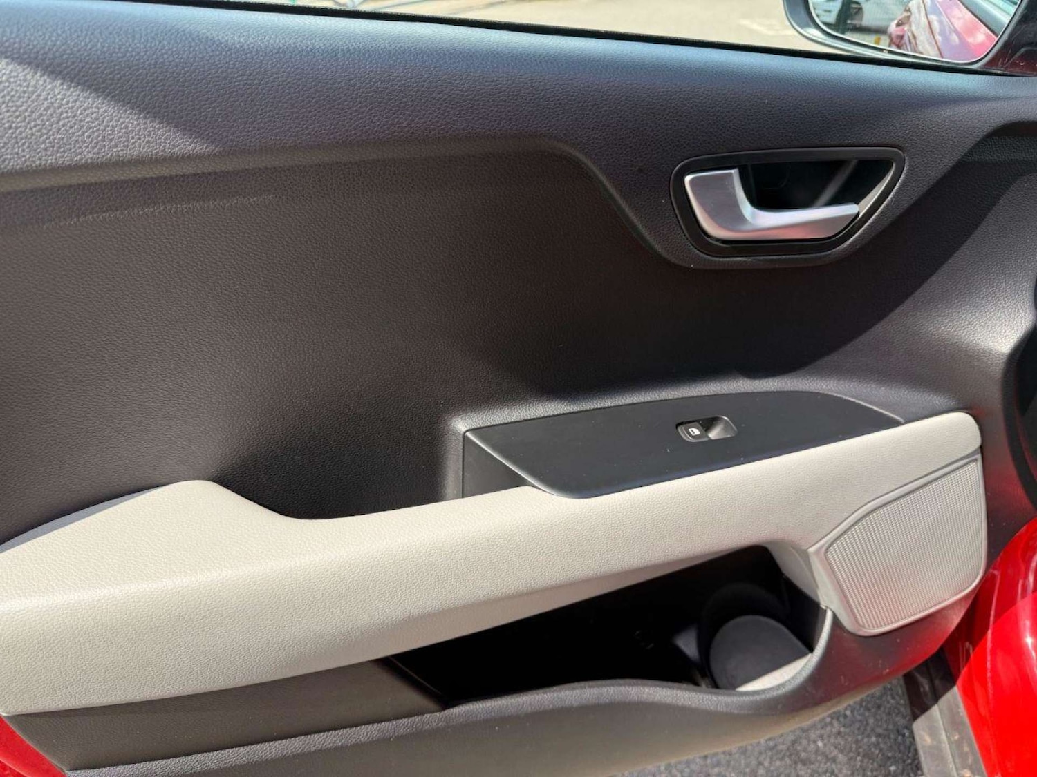 Used Kia Stonic 2018 for sale - 77283181: Photo 15