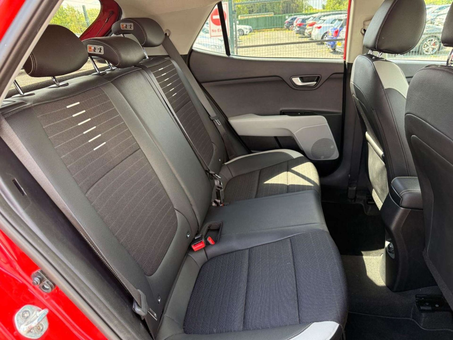 Used Kia Stonic 2018 for sale - 77283181: Photo 18