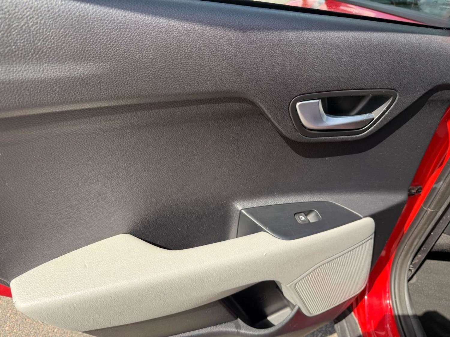 Used Kia Stonic 2018 for sale - 77283181: Photo 21