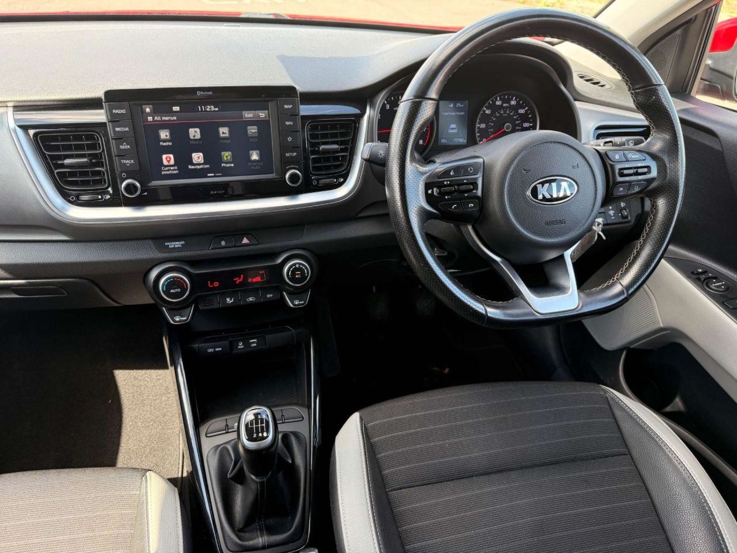 Used Kia Stonic 2018 for sale - 77283181: Photo 26