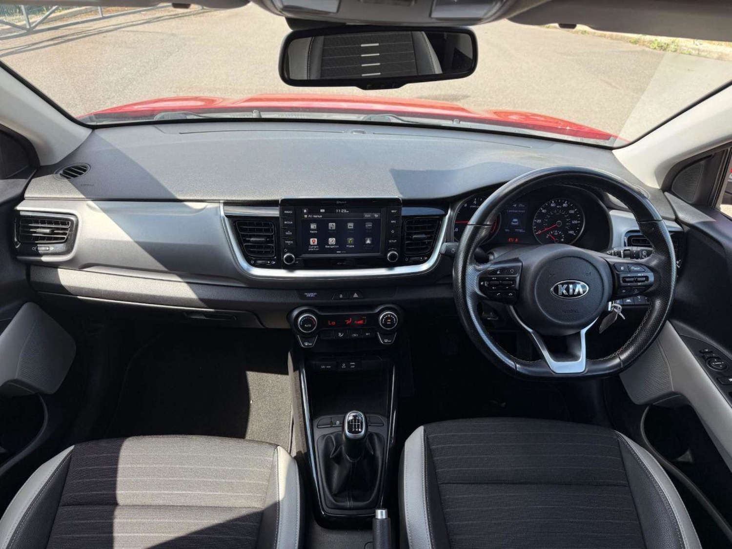 Used Kia Stonic 2018 for sale - 77283181: Photo 30