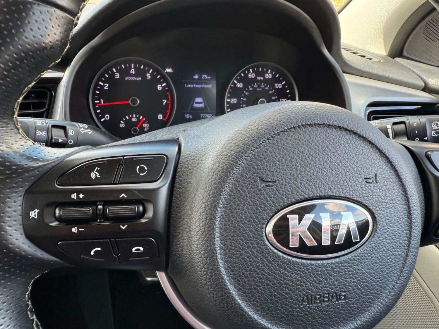 Used Kia Stonic 2018 for sale - 77283181: Photo 34