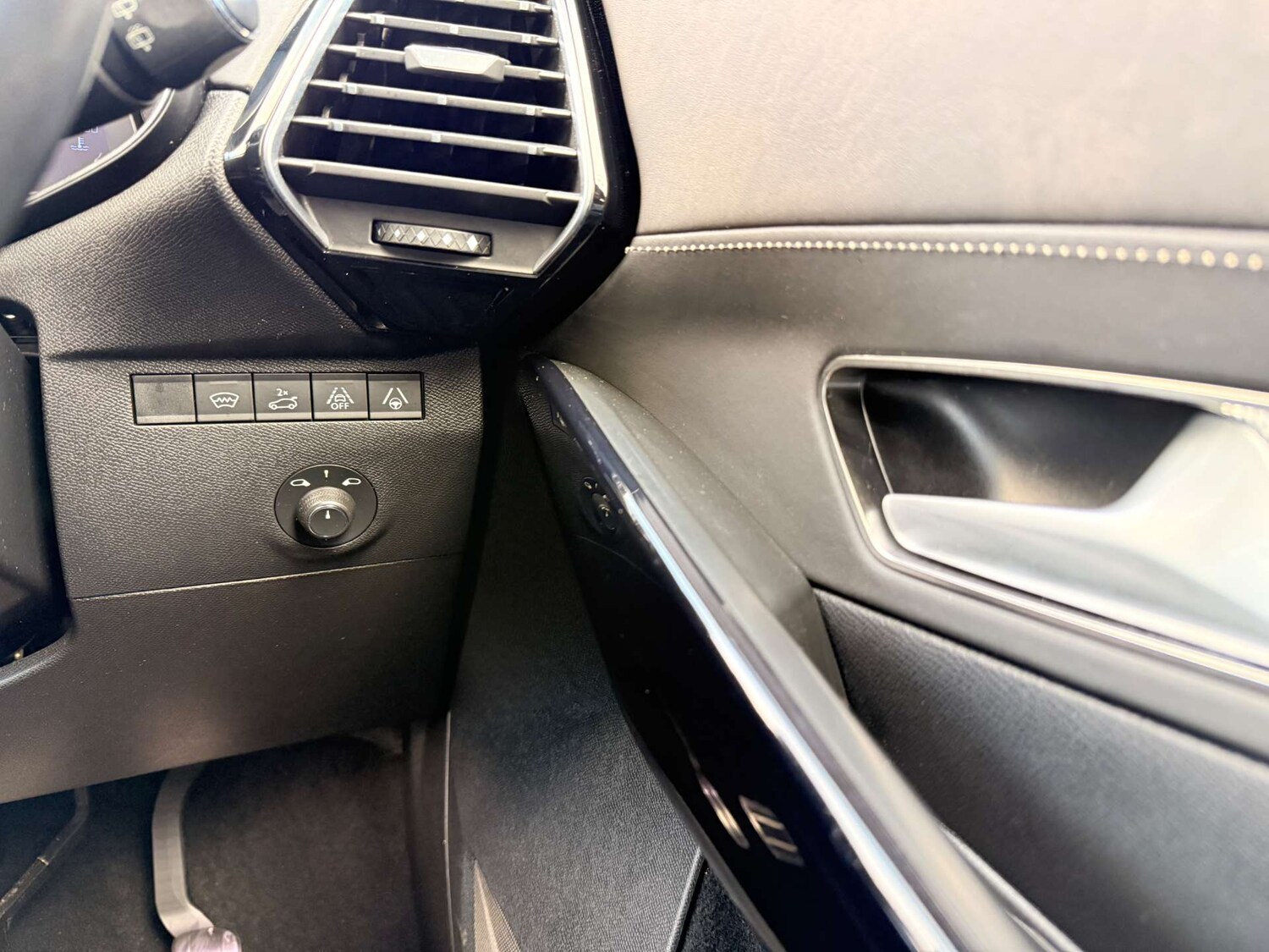 Used DS Automobiles DS 7 2018 for sale - 77759727: Photo 41