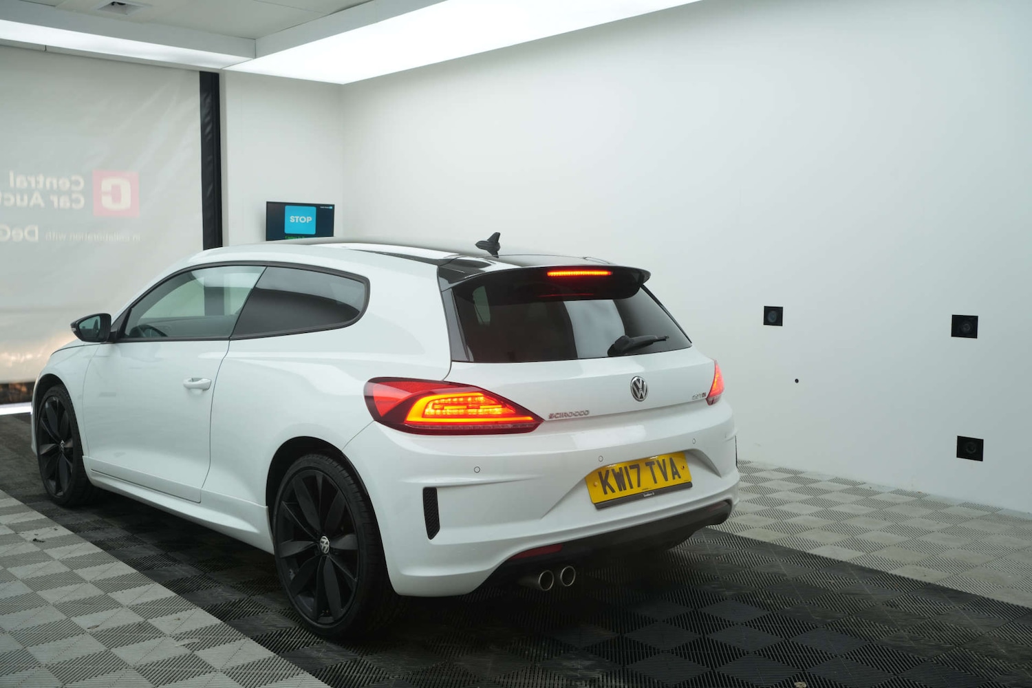 Used Volkswagen Scirocco 2017 for sale - 77704361: Photo 4