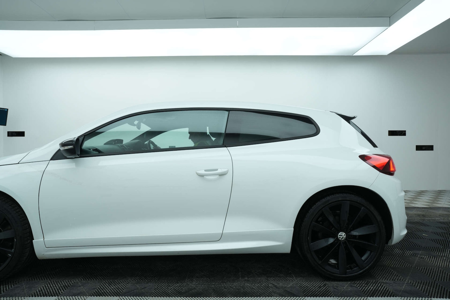 Used Volkswagen Scirocco 2017 for sale - 77704361: Photo 7