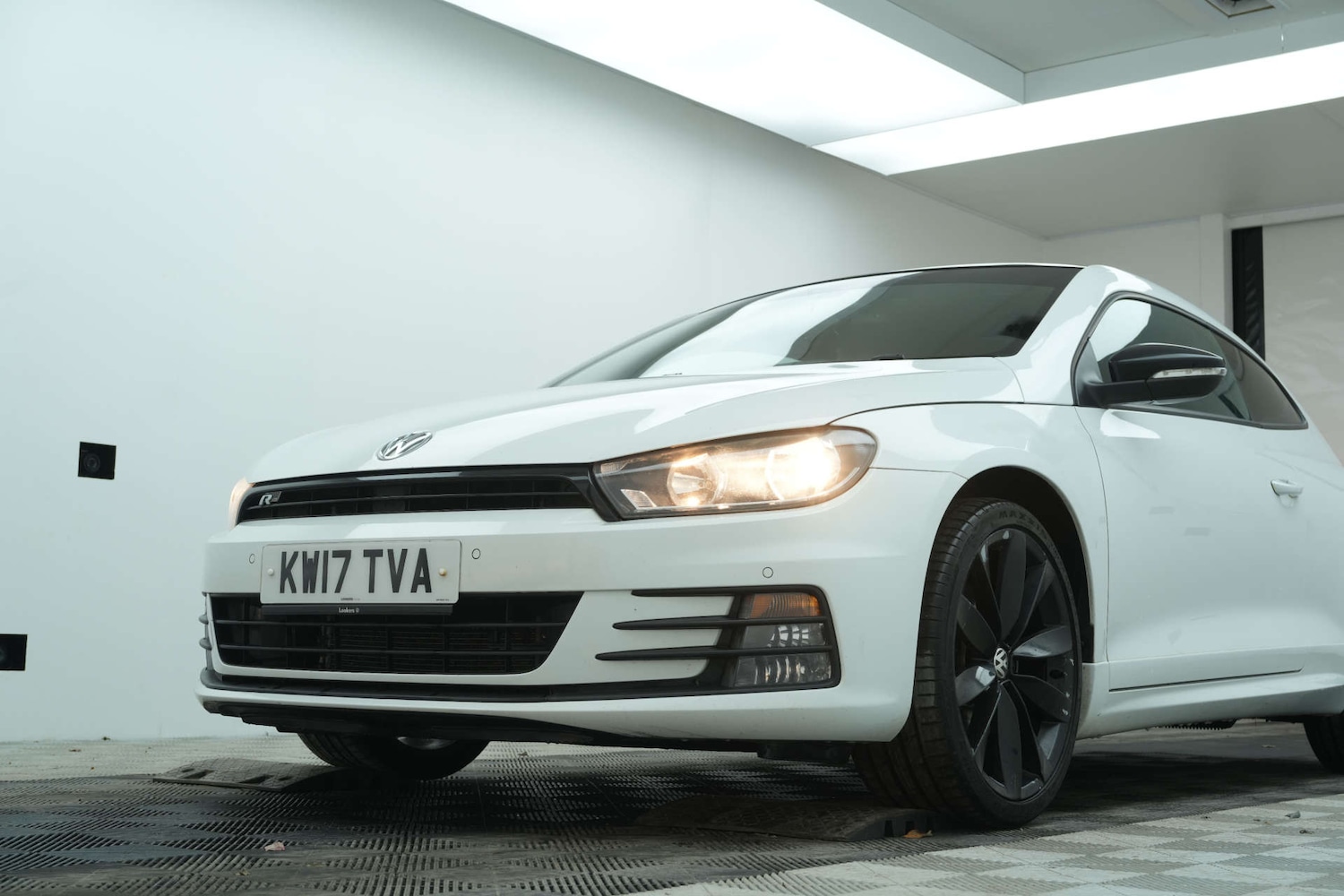 Used Volkswagen Scirocco 2017 for sale - 77704361: Photo 8