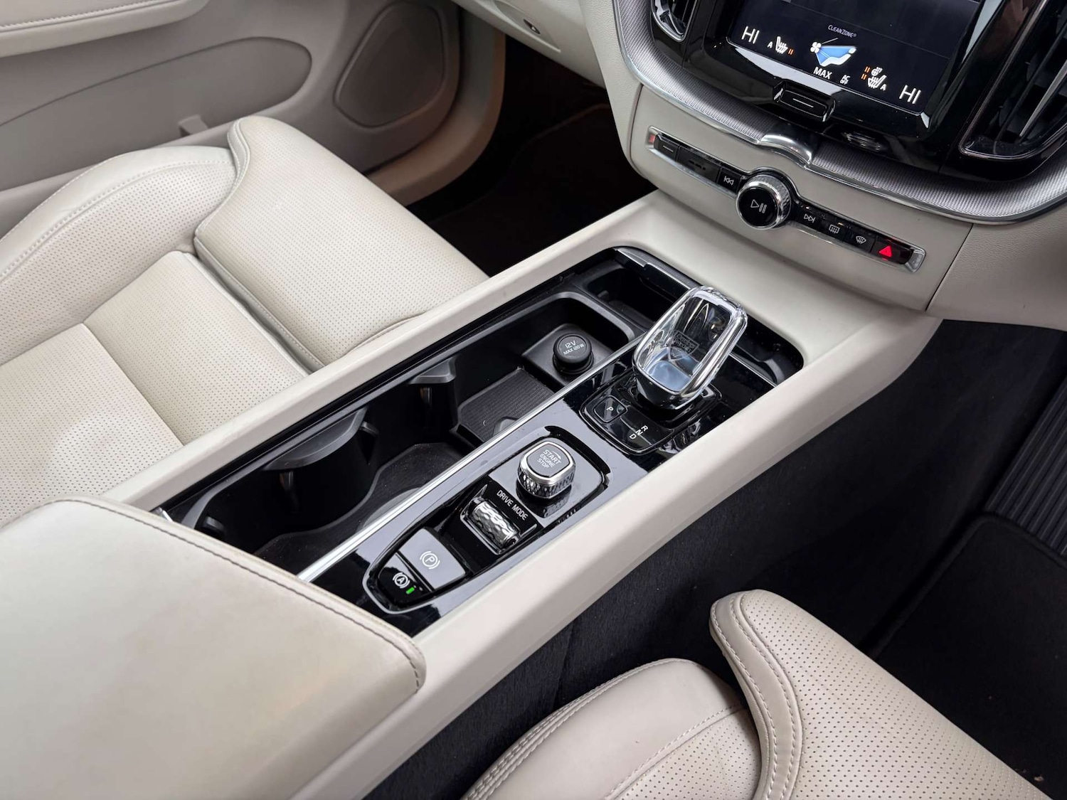 Used Volvo XC60 2020 for sale - 77157201: Photo 54