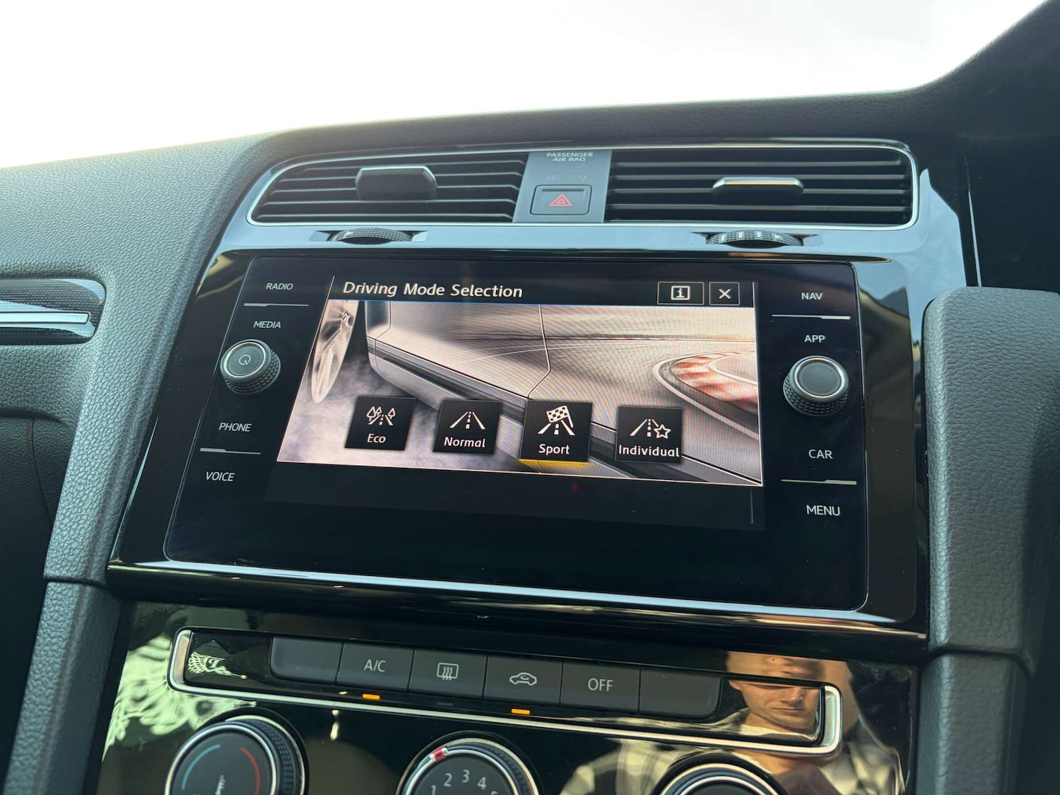 Used Volkswagen Golf 2018 for sale - 77394914: Photo 54