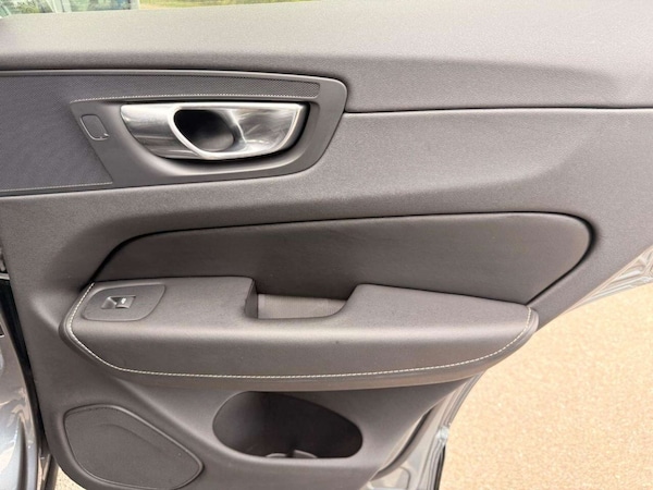 Used Volvo XC60 2018 for sale - 75725902: Photo 16