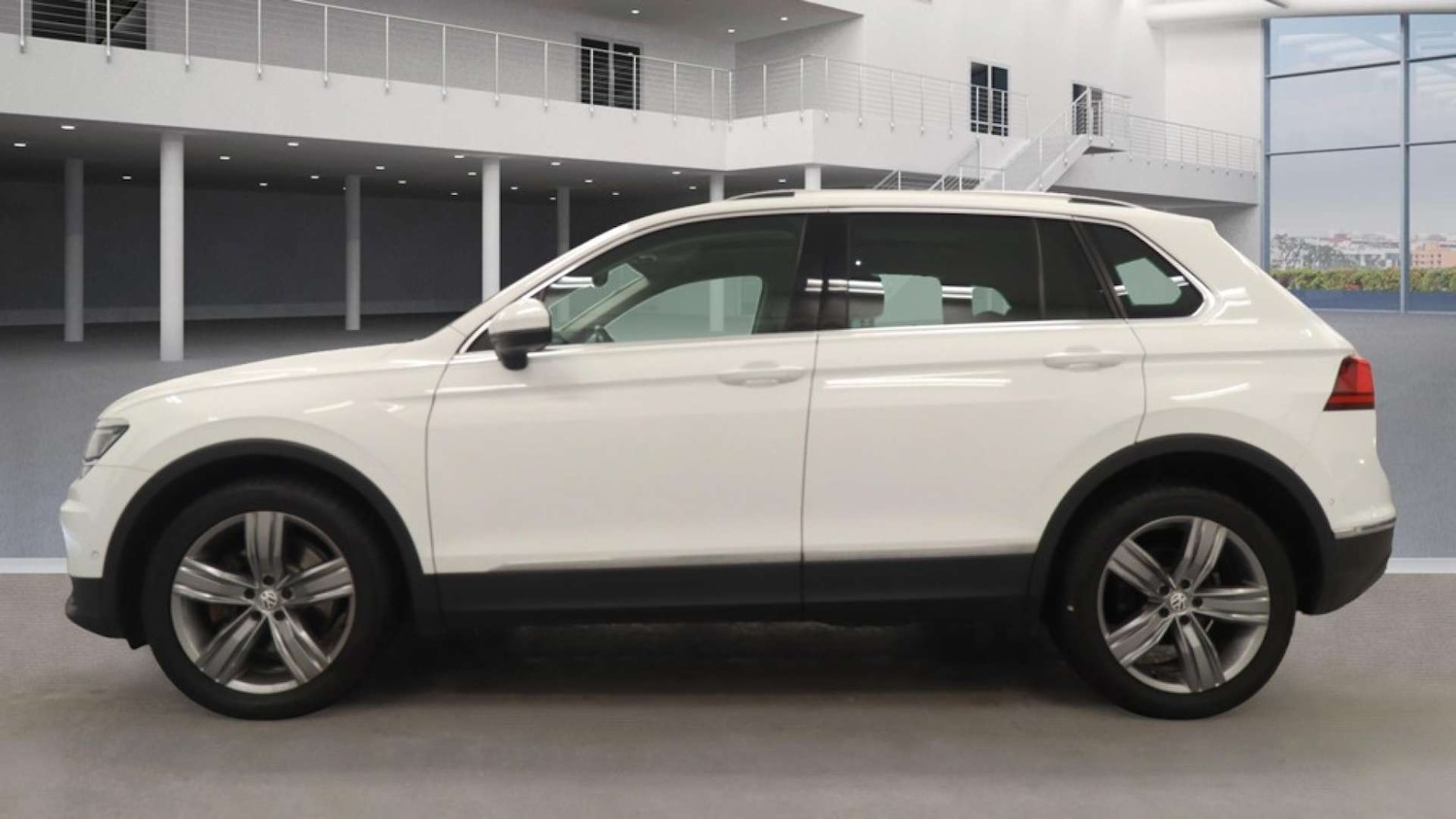 Used Volkswagen Tiguan 2018 for sale - 77383440: Photo 7