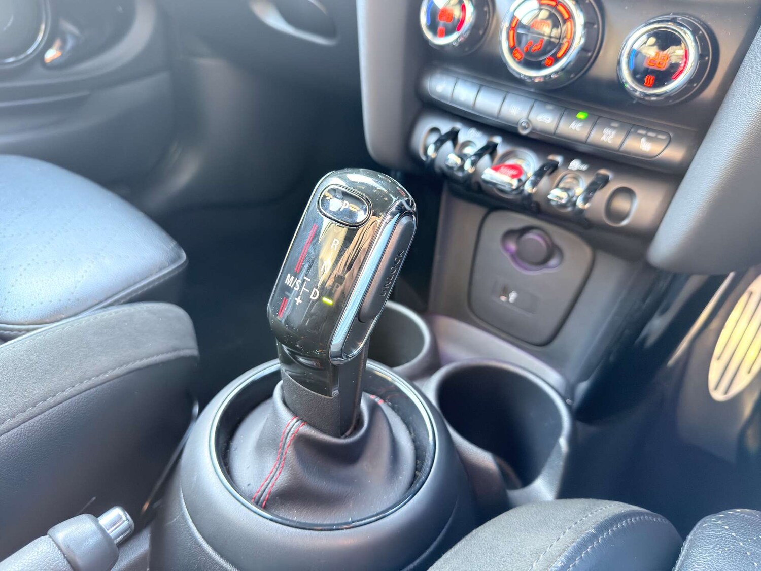 Used MINI Hatch 2019 for sale - 76500620: Photo 32