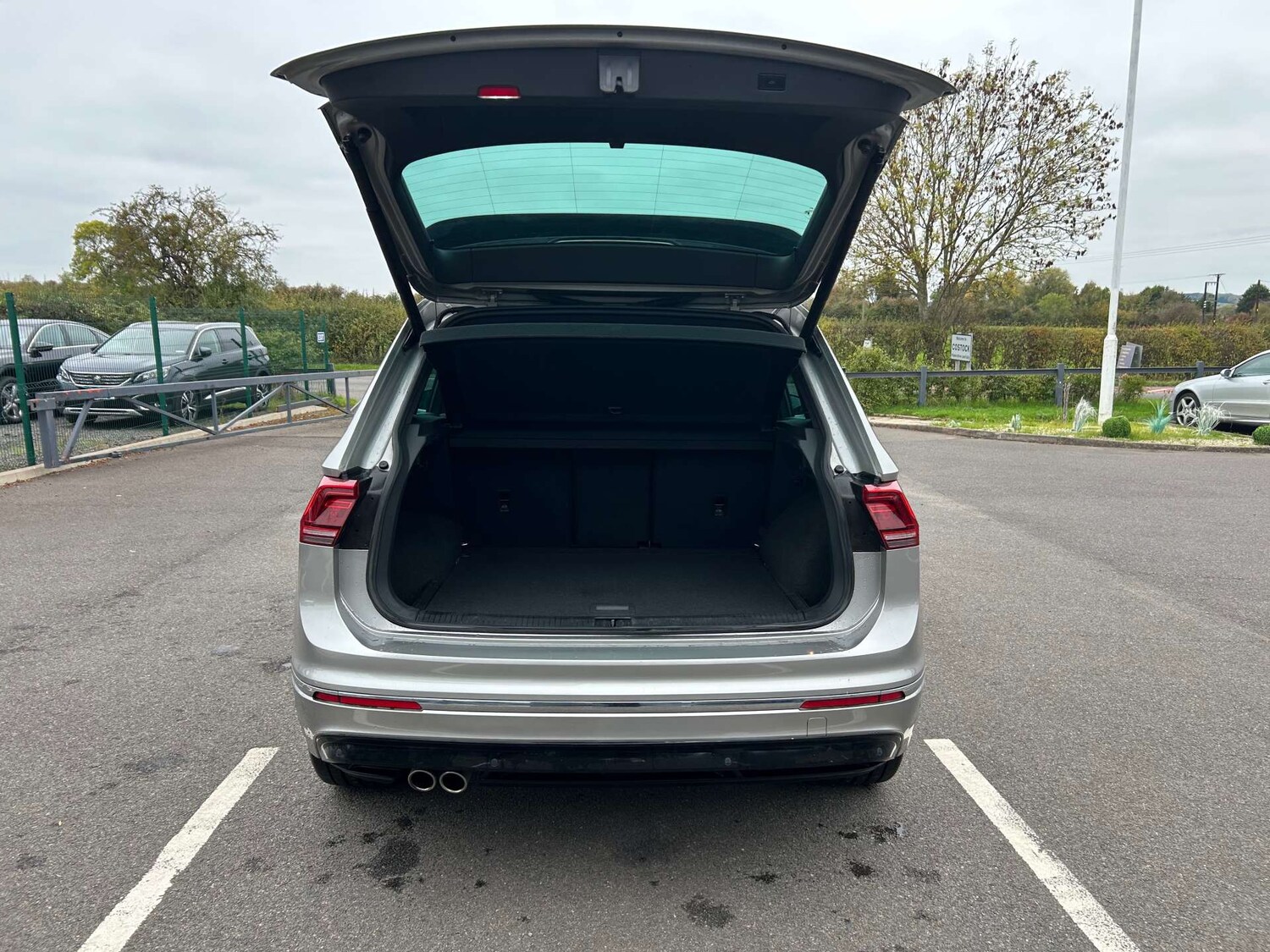 Used Volkswagen Tiguan 2020 for sale - 76601457: Photo 36