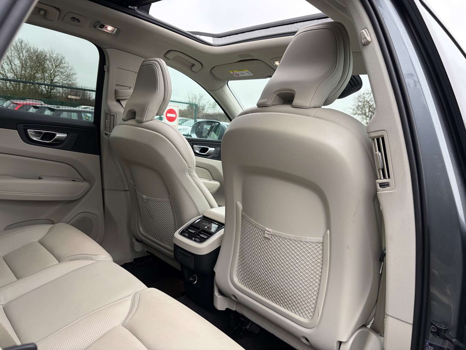 Used Volvo XC60 2020 for sale - 77720558: Photo 32