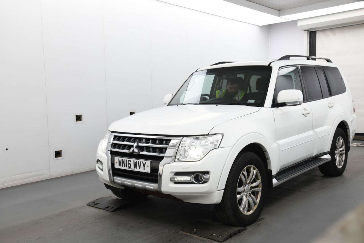 Used Mitsubishi Shogun 2016 for sale - 77105781: Photo 3