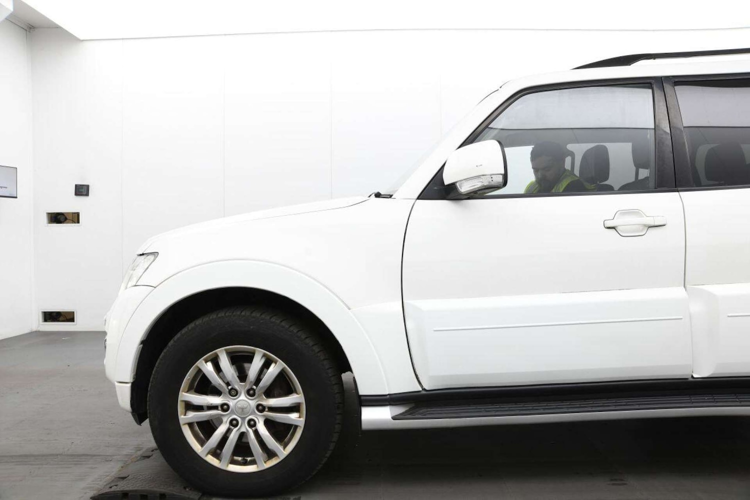 Used Mitsubishi Shogun 2016 for sale - 77105781: Photo 7