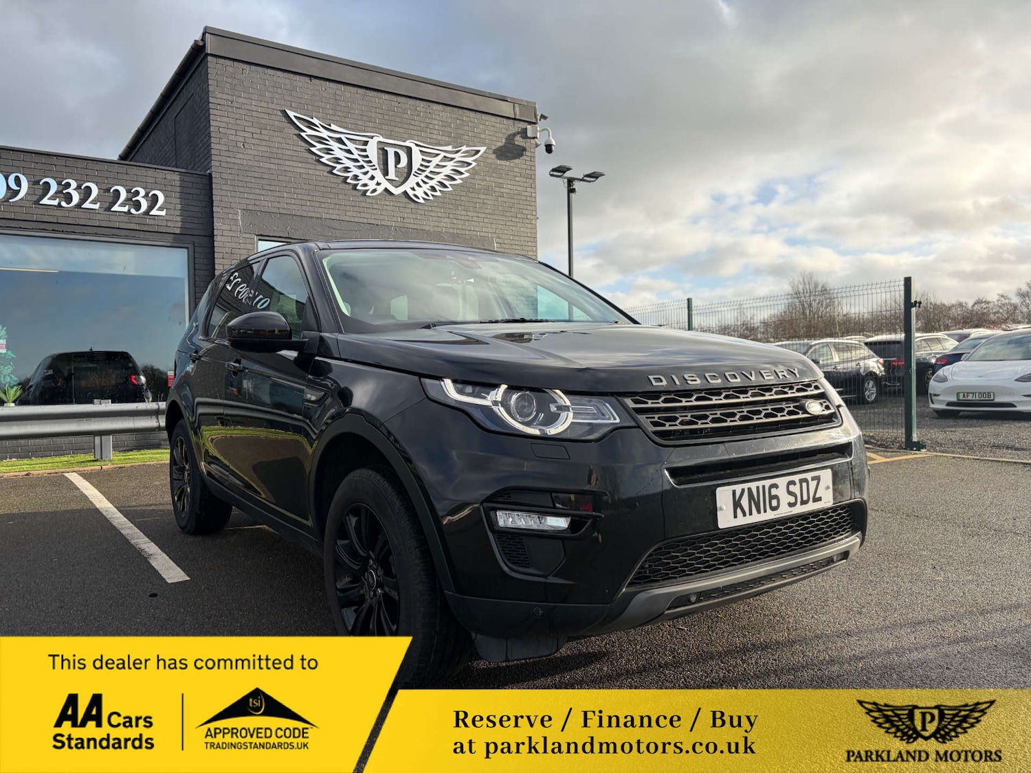 Used Land Rover Discovery Sport 2016 for sale - 76896320: Photo 1