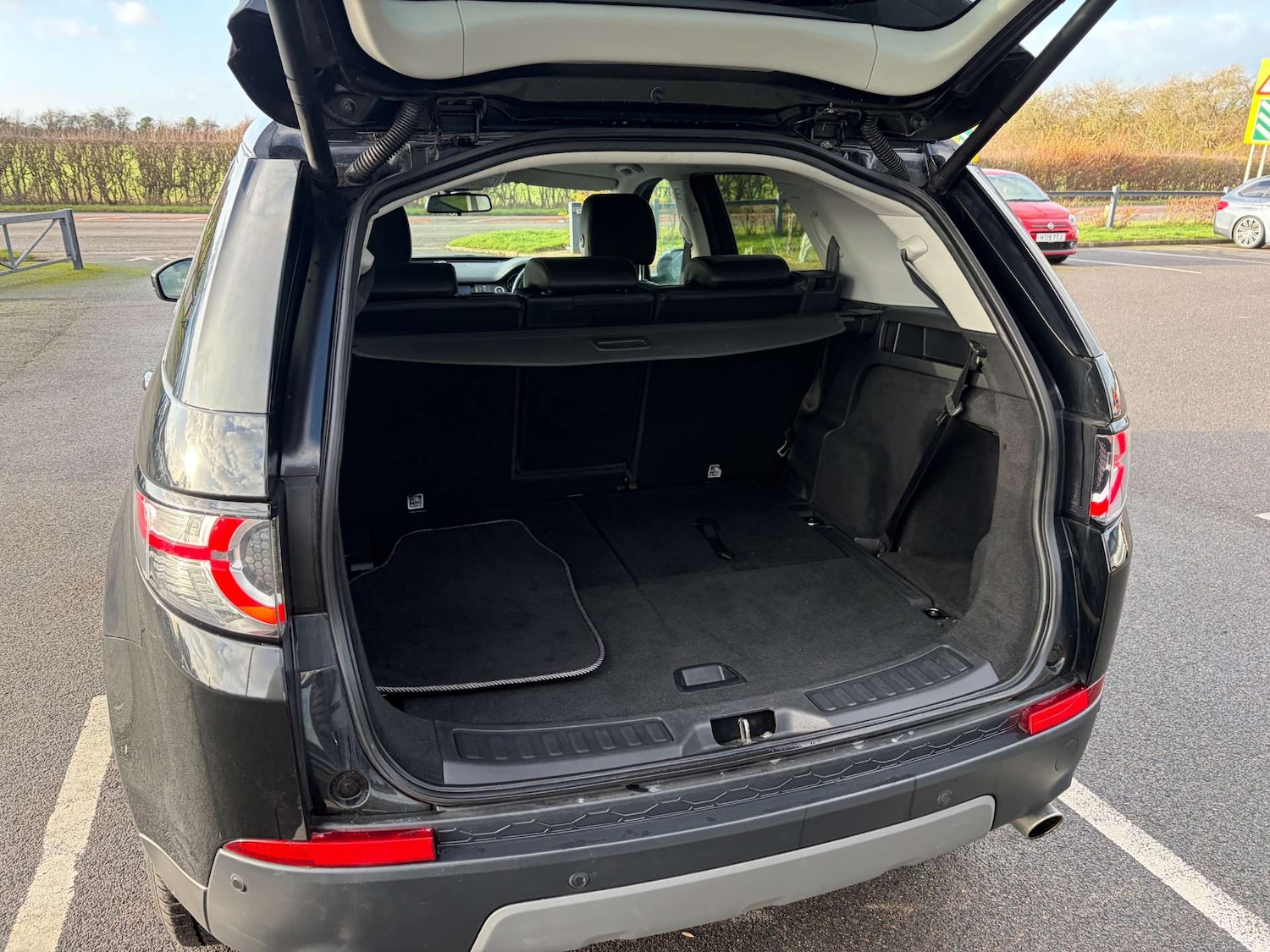 Used Land Rover Discovery Sport 2016 for sale - 76896320: Photo 24