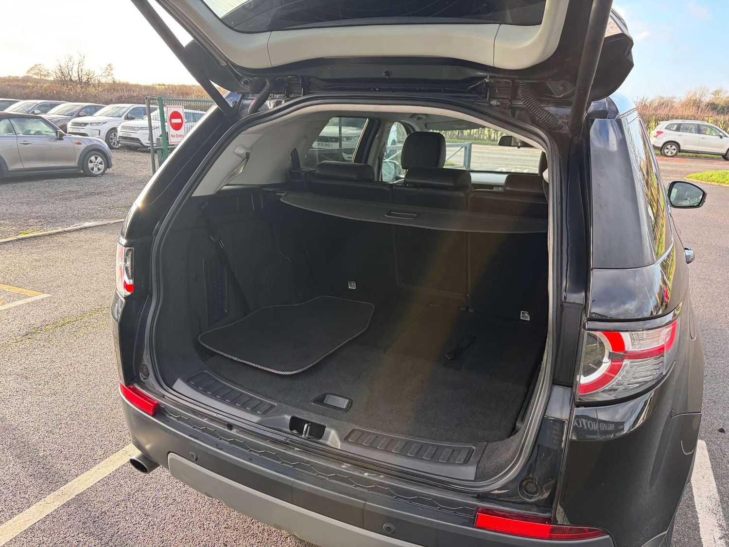 Used Land Rover Discovery Sport 2016 for sale - 76896320: Photo 25