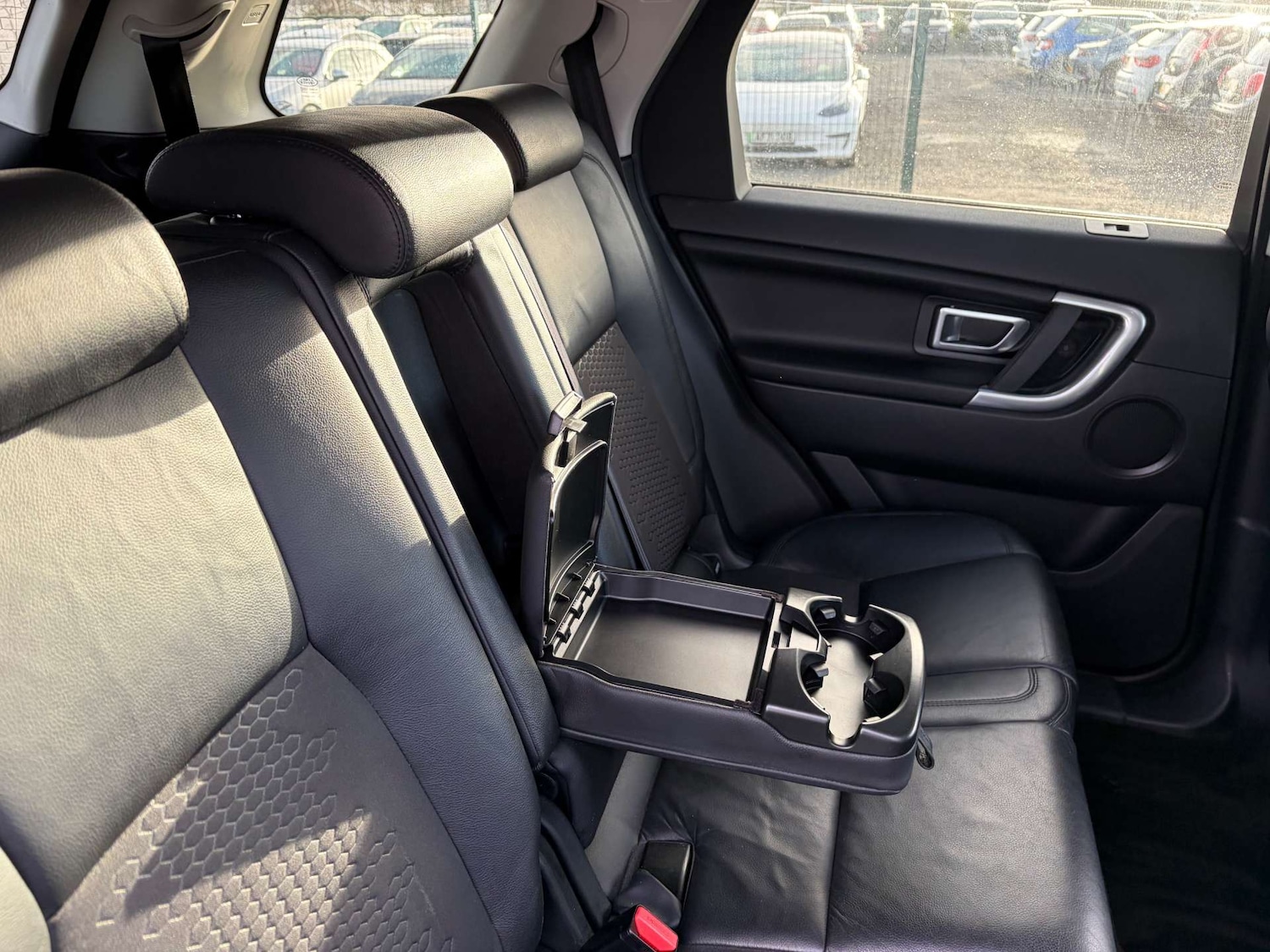 Used Land Rover Discovery Sport 2016 for sale - 76896320: Photo 32