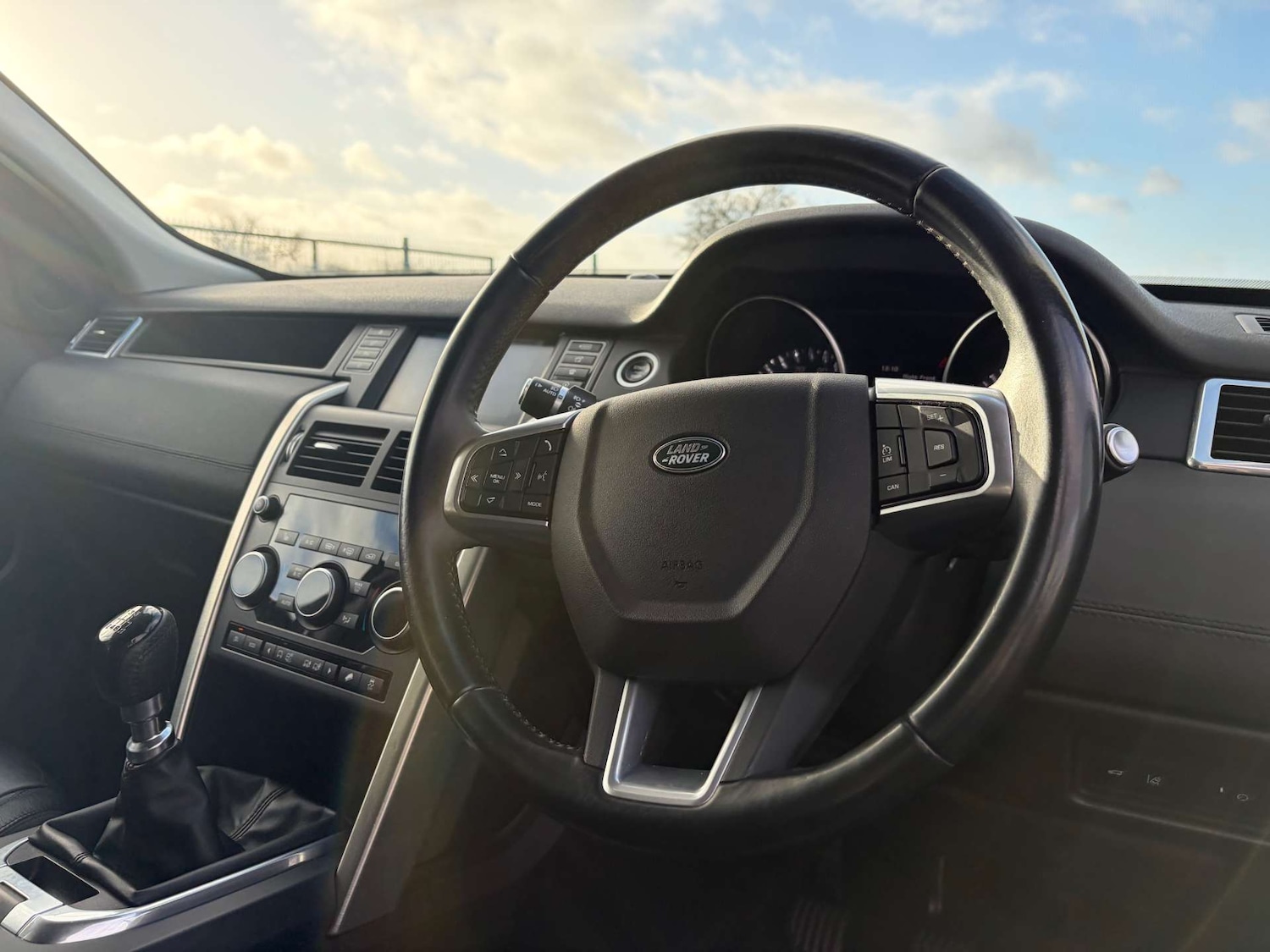 Used Land Rover Discovery Sport 2016 for sale - 76896320: Photo 41