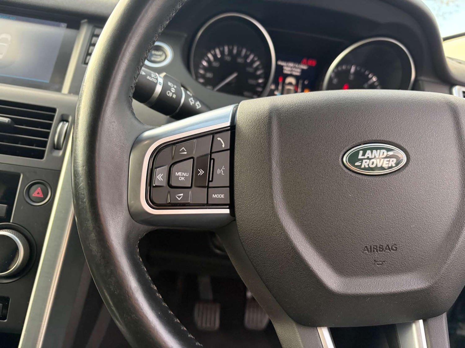 Used Land Rover Discovery Sport 2016 for sale - 76896320: Photo 43