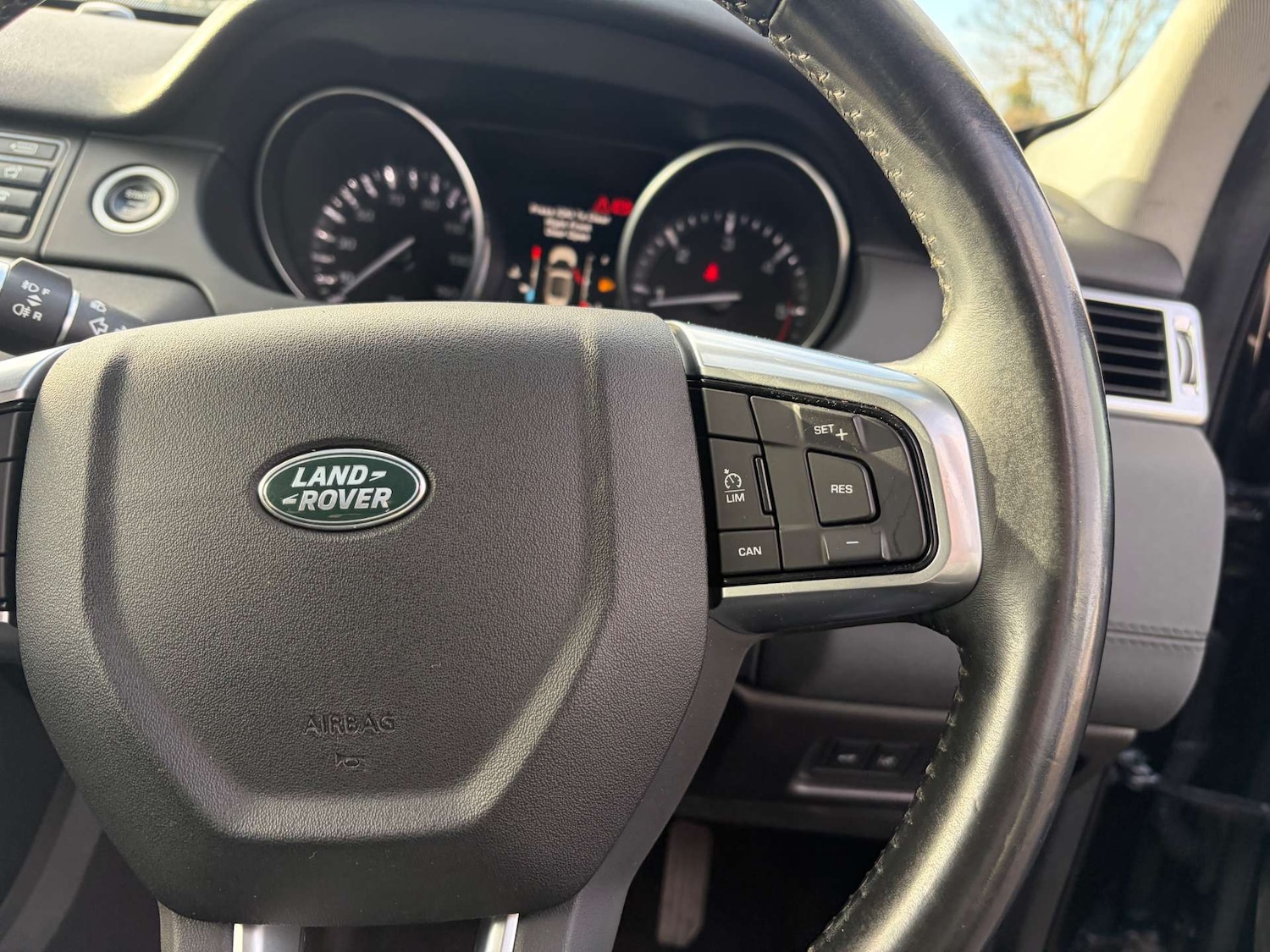 Used Land Rover Discovery Sport 2016 for sale - 76896320: Photo 44