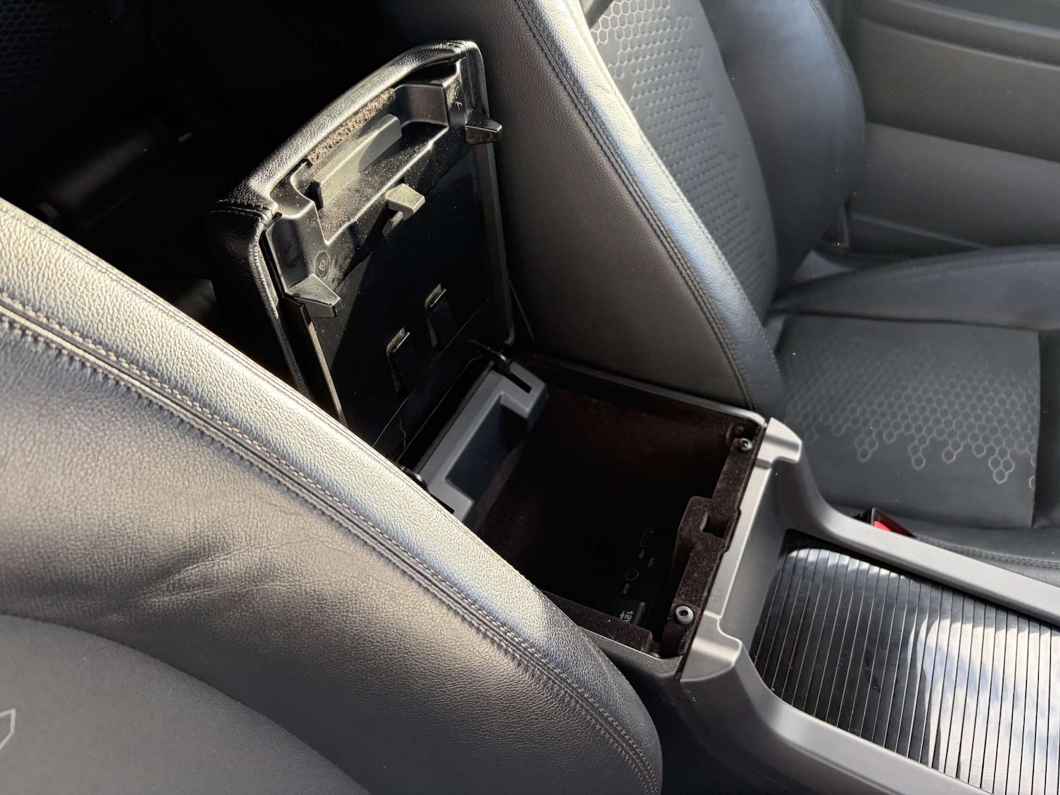 Used Land Rover Discovery Sport 2016 for sale - 76896320: Photo 48