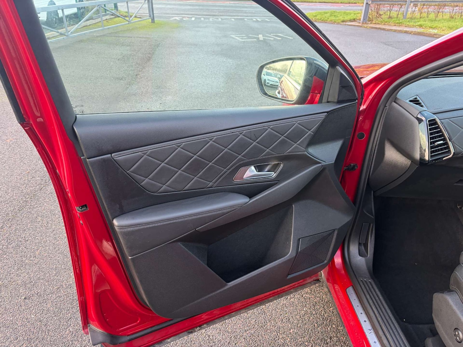 Used DS Automobiles DS 7 Crossback 2018 for sale - 76829898: Photo 14